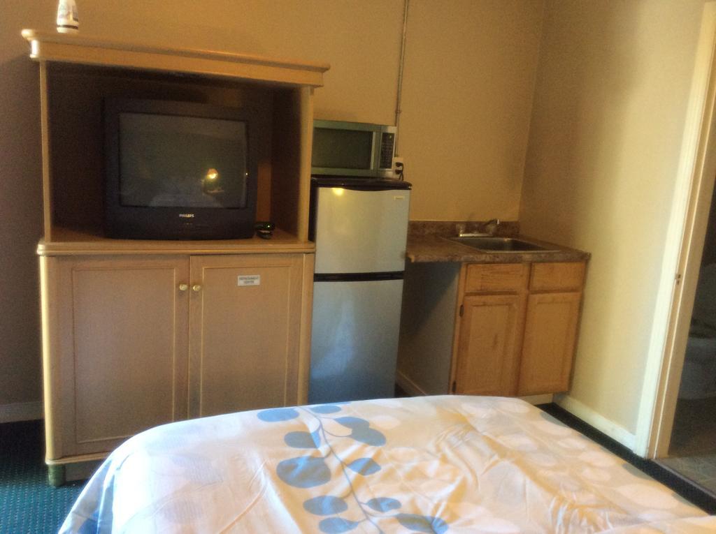 Palace Inn Motel Sarnia Buitenkant foto