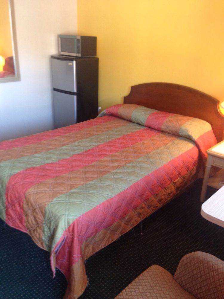 Palace Inn Motel Sarnia Buitenkant foto